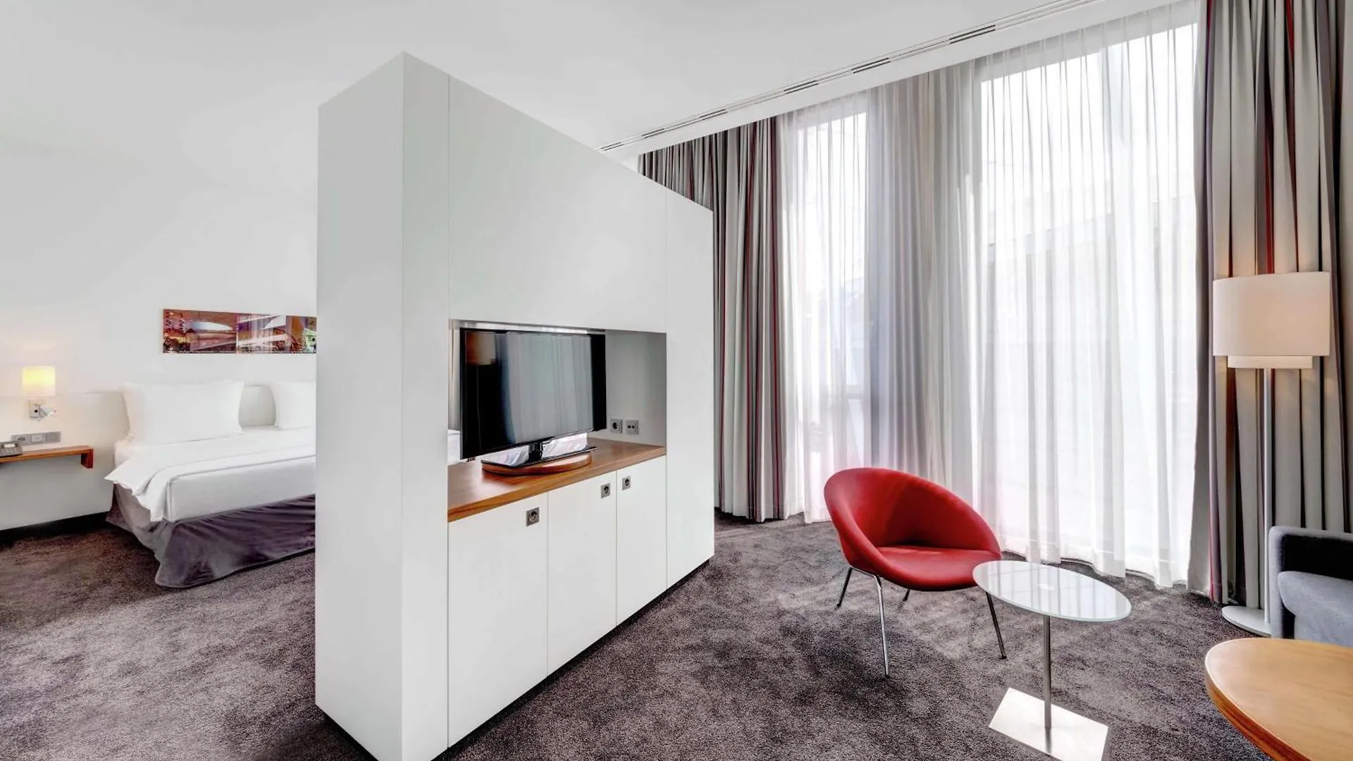 Hilton Garden Inn Stuttgart Neckarpark Hotel