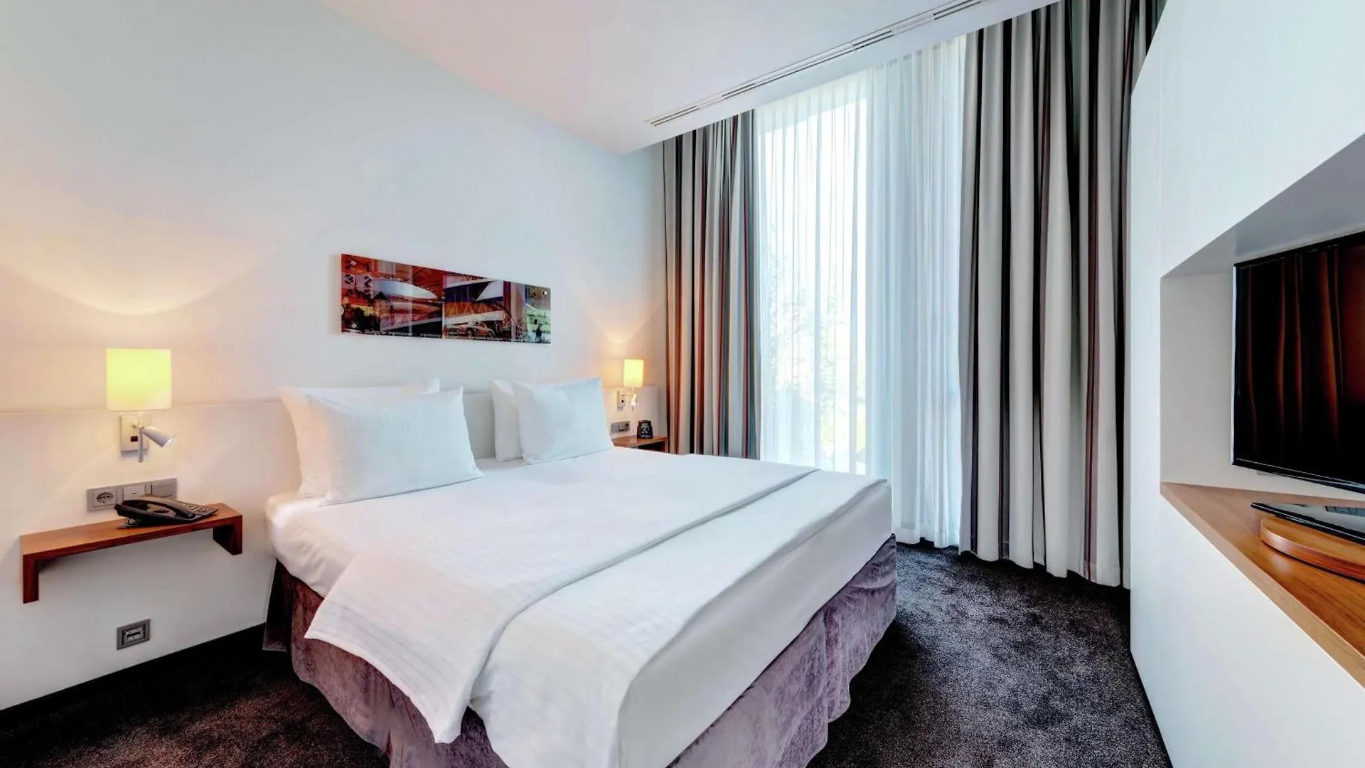 Hilton Garden Inn Stuttgart Neckarpark 4*,